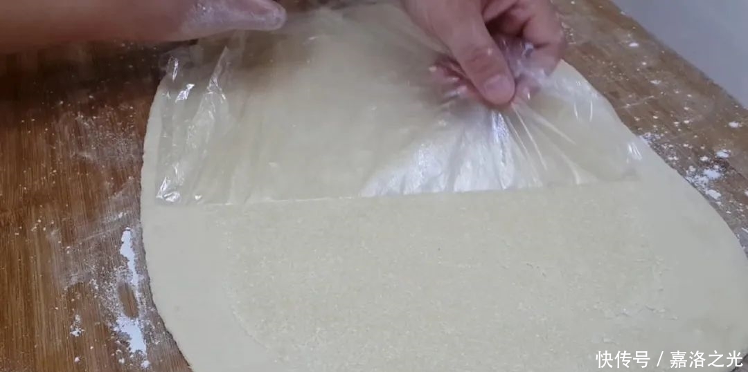 面包|2个鸡蛋,1碗面,不用蒸不用烙,比面包松软香甜,吃过就念念不忘