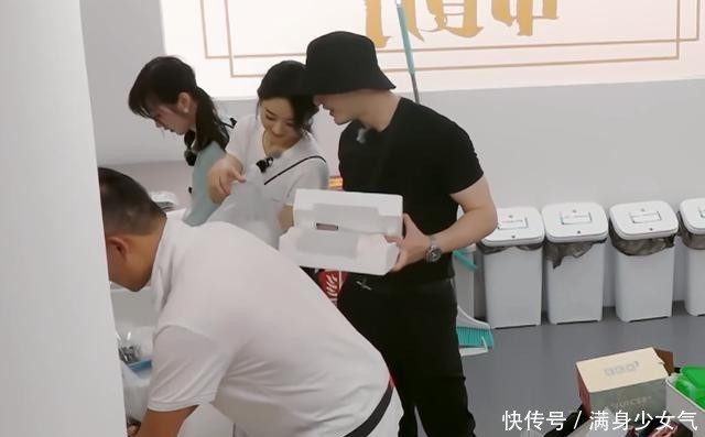 中餐厅|《中餐厅》其他人也扒拉菜,为何单骂赵丽颖?