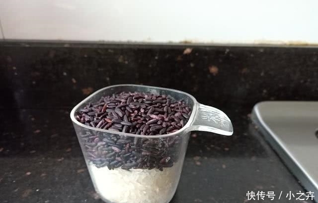 胡萝卜|煮饭加它,又香又软真好吃,3岁的孩子都能吃2碗,懒妈妈快学