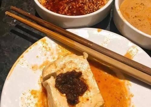 玩吧|海底捞再现“奇葩吃法”,服务员都烦,网友自己叫外卖在家玩吧