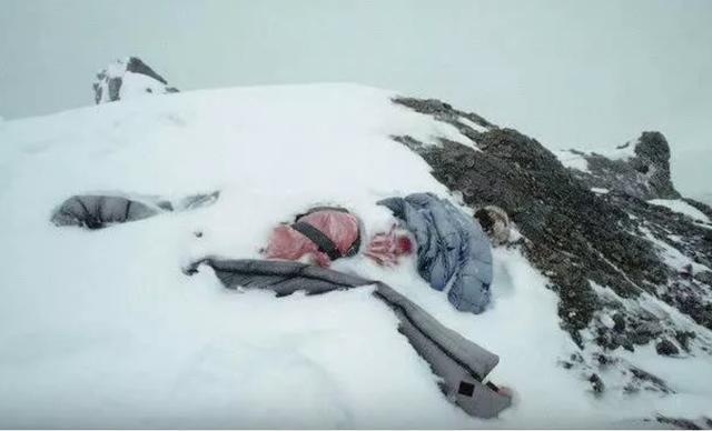  睡美人|“睡美人”在珠峰躺了9年，百人路过无视，只有他做了件“傻事”