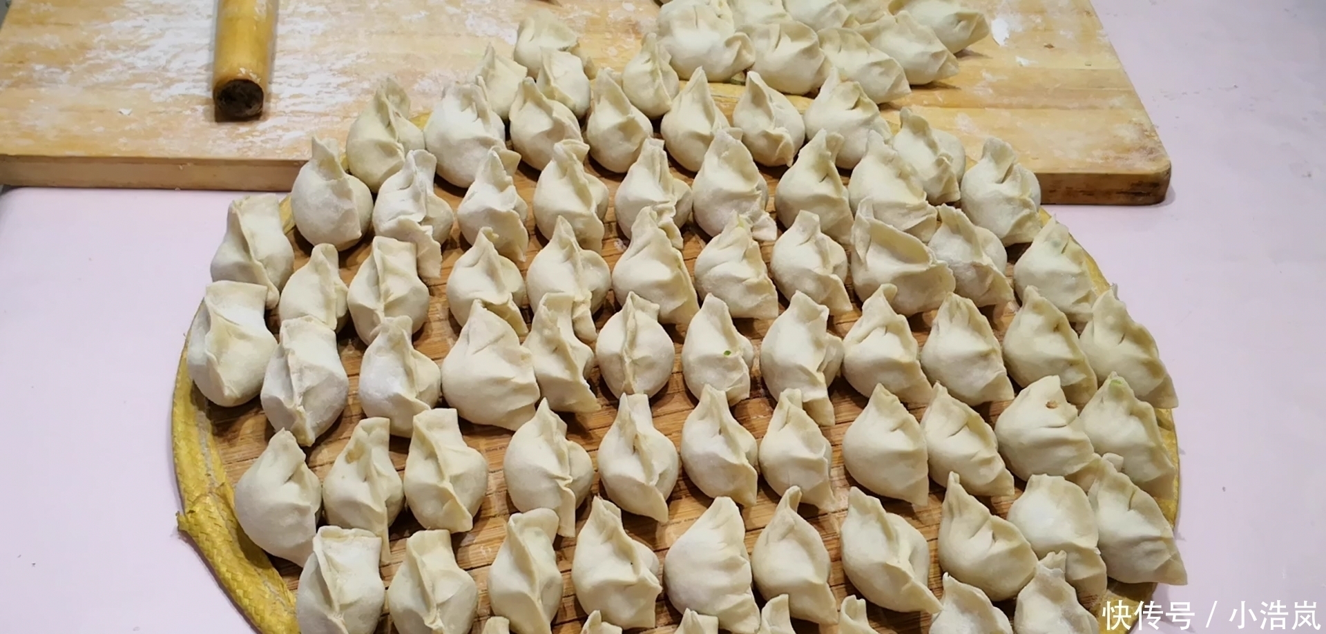  包好|饺子包好后，直接放冰箱就“废了”，教你一招，饺子不粘连不开裂