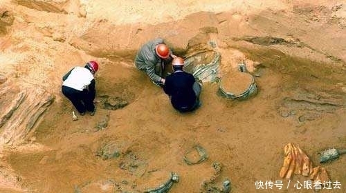  考古|一炮炸出“积石积沙墓”，考古挖掘没多久，专家心就凉了半截
