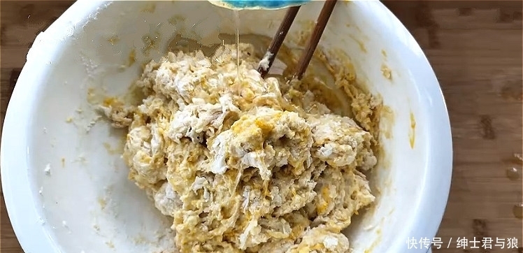 拉丝|教你真正懒人面包做法,不用揉面,不用黄油,出炉拉丝又柔软