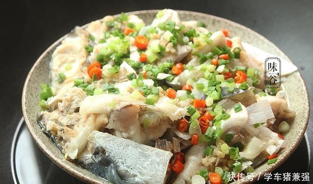 蒸鱼头|这菜简单一蒸就好,春天我常做给孩子吃,鲜到流口水,营养又美味