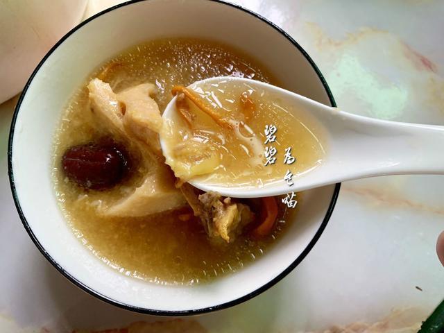  煲汤|夏天要多喝这道汤，滋阴补血，女人多喝气血好，再贵也要舍得买