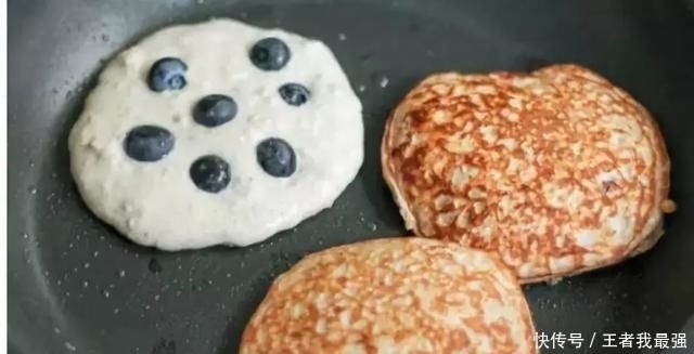  煎饼果子|这才是煎饼果子最好吃的做法,煎饼香,果子酥,比外面卖的还好吃