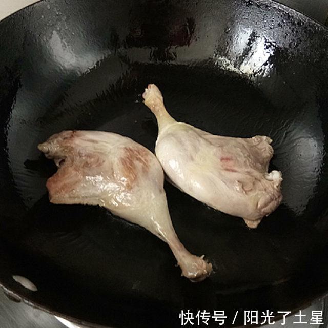 诱人|南乳酱鸭腿，香浓味醇，色泽更是红亮诱人