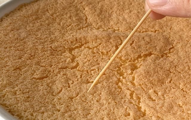 开裂|戚风蛋糕开裂,回缩2个盆教你做蛋糕,配方简单易学,一次成功