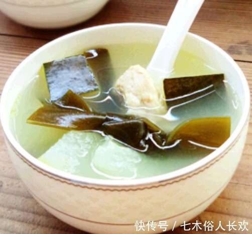  大锅|八月初，不爱吃肉就喝这汤，2块钱一大锅，比鲫鱼便宜，更滋补