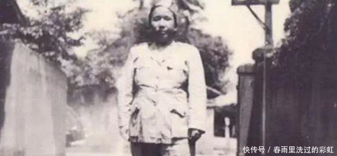 鬼子|抗日女战士被7个鬼子活捉，她拿出一物后死里逃生，还杀了7个鬼子