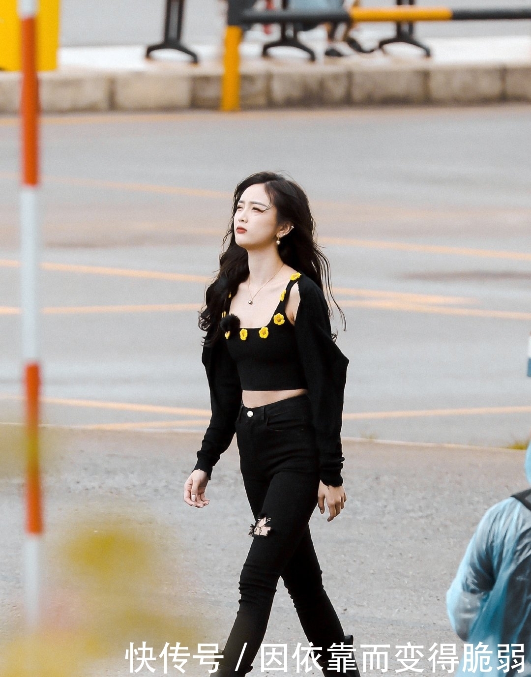 驾考|吴宣仪微博改名,粉丝在线催促驾考多背题