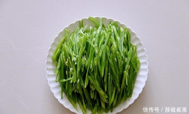 下饭|越吃越香的一道素菜,比肉菜还下饭,夏天要多吃