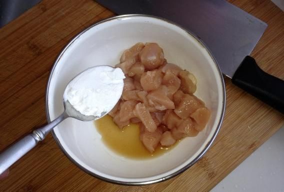  鸡丁|58岁厨师酱爆鸡丁，关键要做到这两步，否则酱汁不香