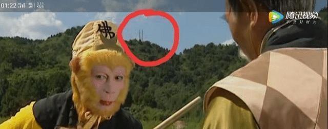 穿帮|西游记穿帮 六小龄童的孙悟空对女子说, 请放尊重些, 手表抢戏!