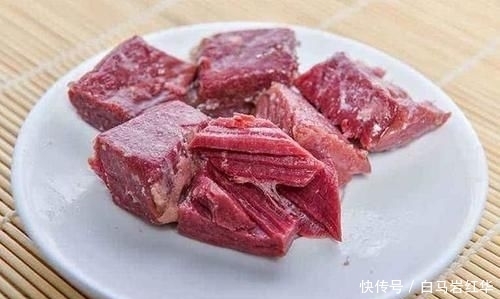 牢记|炖牛肉时,要牢记别放这两种调料,加它们等于毁牛肉,很多人踩坑
