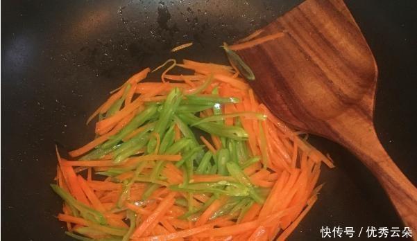 肉丝|夏天给孩子吃这道菜,一斤等于18个鸡蛋,12杯牛奶,吃得健康