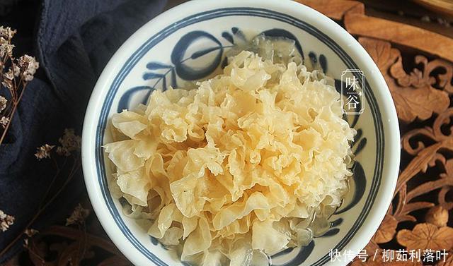 皮肤|秋后干燥缺水,女人多喝这碗羹,价格不贵好处多,清甜顺滑又解馋