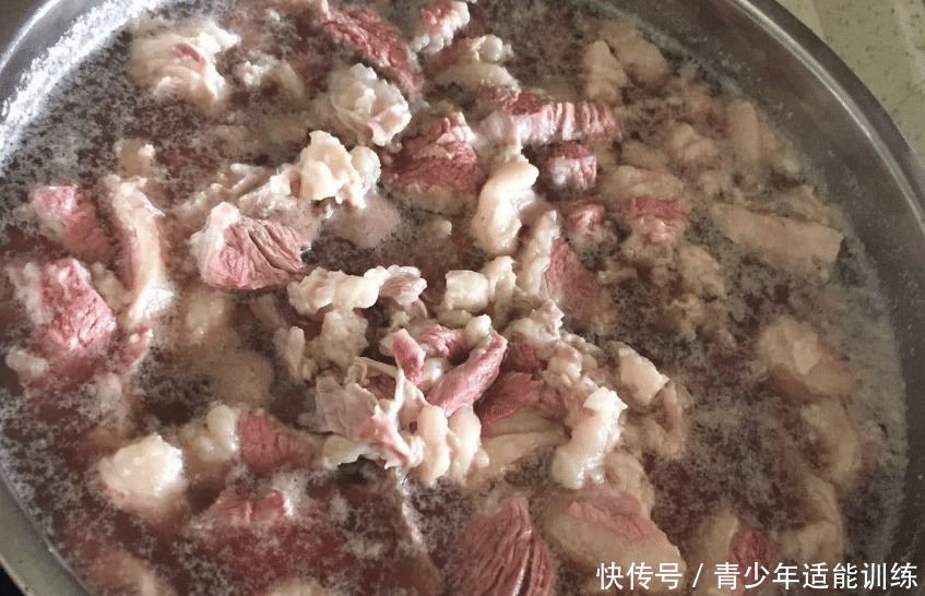  技巧|煮牛肉时，别直接下锅煮，记住2点技巧，煮出来的牛肉入味又软烂