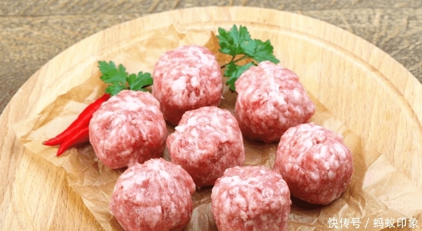  美味|做了25年肉丸大爷说,肉丸里面仅需加点它，美味而且不散！