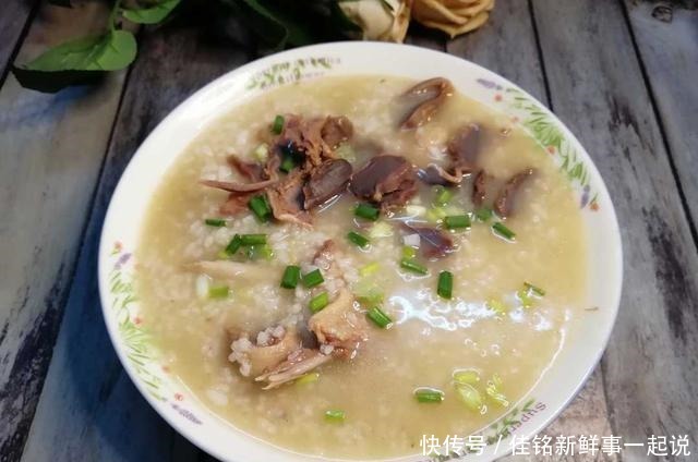 父亲|鸭仔粥,一只鸭子在人类饭桌上,最后的呈现