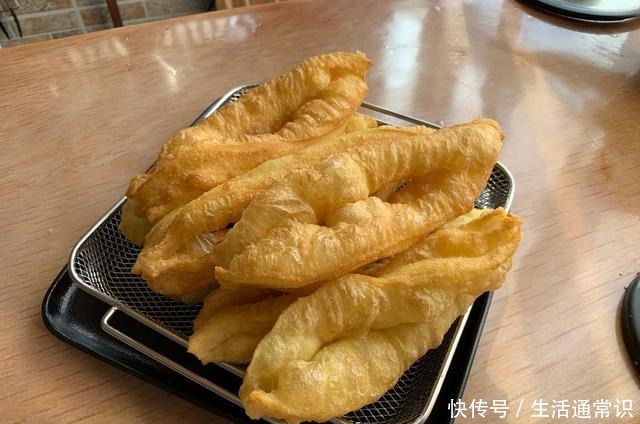 炸油条|油条又干又硬不起泡炸油条师傅分享的配方和要点，各个酥脆鼓泡