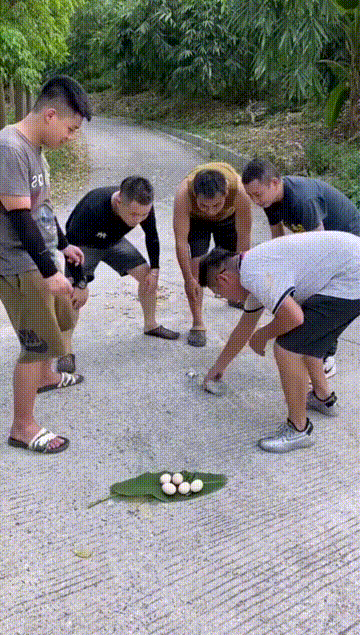 GIF|搞笑GIF：医院WiFi真的挺不错！