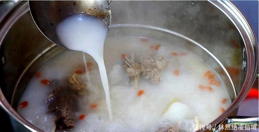 大厨|炖大骨汤,饭店大厨不外传的秘诀,汤汁浓白,营养又美味!