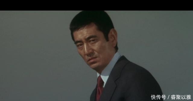 不温不火|电影《追捕》故事,在日本不温不火,删减的内容里有什么