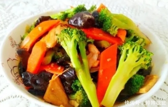 黑木耳|这道家常菜,热量偏低,营养丰富,非常适合减肥期间食用