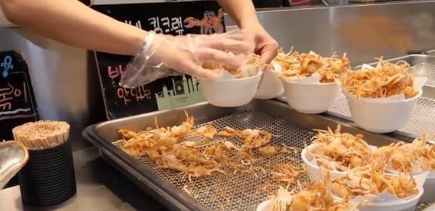 好吃|大妈卖这种“小吃”,15元一斤常断货,日卖三百斤,月赚上万元